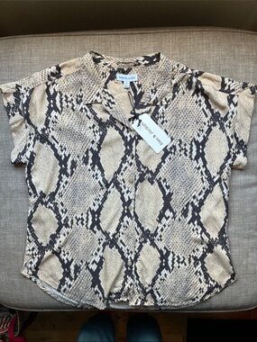 Alex & Jordan Snakeskin Print Lightweight Button Down Short Sleeve Top NWT M